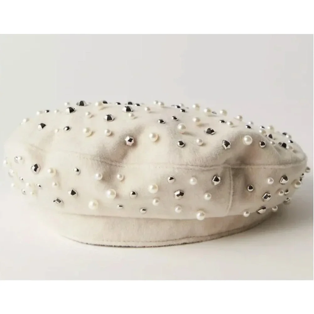 FREE PEOPLE x UNDERSTATED IVORY SO EMMA PEARL EMBELLISHED BERET HAT